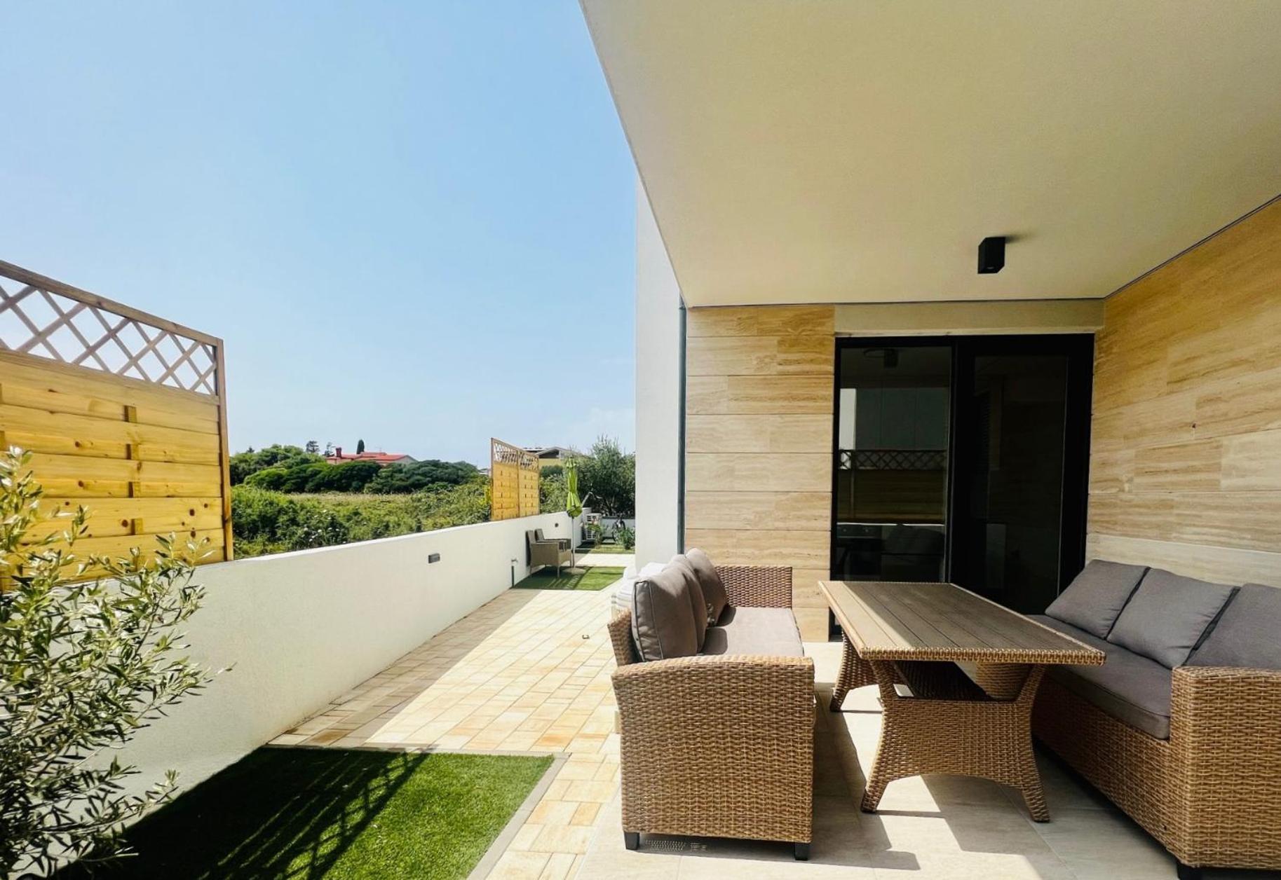 Apartments The Beach Resort Vir Exterior photo